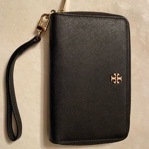 Authentic Tori Burch clutch wallet excellent condition